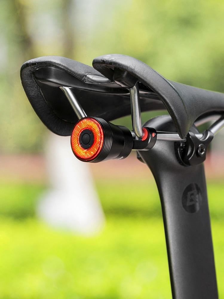Rockbros Q5 Fahrrad Rücklicht mit intelligentem Stoppsystem, Schwarz